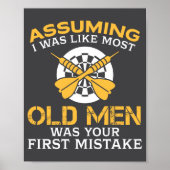 Funny Old Men Who Loves Darting  Poster (Voorkant)