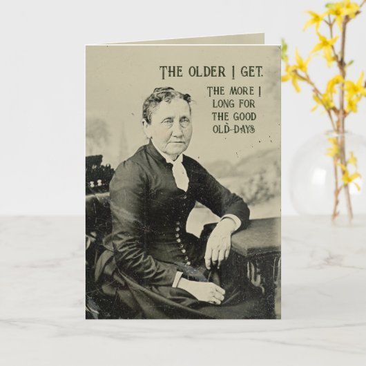 Funny Old Woman Portret voor Seniors Birthday Kaart (Gele Bloem)