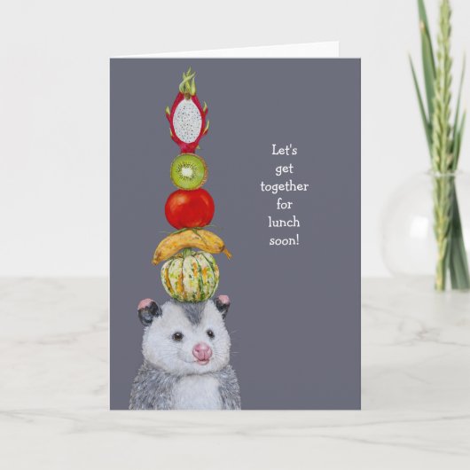 Funny opossum kaart nodigt een vriend uit om te lu (Voorkant)