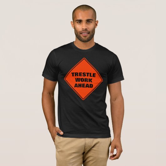 Funny oranje trestle: waarschuwingsteken t-shirt (Voorkant volledig)