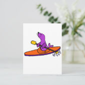 Funny Paars Seal Kayaking Cartoon Briefkaart (Staand voorkant)