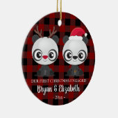 Funny Pandas eerste Kerstmis met rode vleid Keramisch Ornament (Rechts)