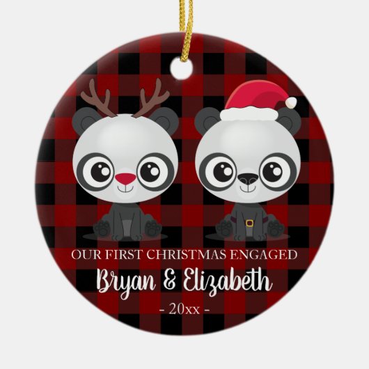 Funny Pandas eerste Kerstmis met rode vleid Keramisch Ornament (Voorkant)