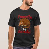 Funny Pangolin is mijn Valentijn hartenliefde pang T-shirt (Voorkant)