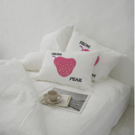 Funny Pear Pun – “From: Pear” Pop Art Fruit Canva Accent Kussen