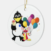 Funny penguin and clown cartoon keramisch ornament (Links)