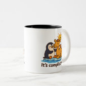 Funny Penguin and Giraffe Mug – “It’s Complicated” Tweekleurige Koffiemok (Voorkant rechts)