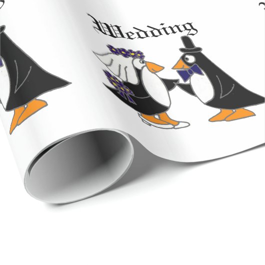 Funny Penguin Bride en Groom Wedding Cartoon Cadeaupapier (Rol Hoek)