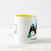Funny Penguin | Eigen naam kerstcadeautje Tweekleurige Koffiemok (Center)