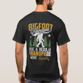 Funny Personalized Big Foot Grandpa T-shirt (Achterkant)