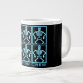Funny Personalized Blue "Skeleton Crew" Grote Koffiekop (Voorkant rechts)