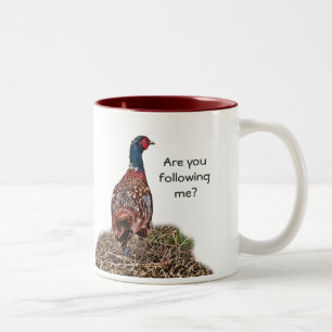 Funny Pheasant en Slogan - volg je me? Tweekleurige Koffiemok