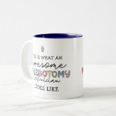 Funny Phlebotomy Technicia geweldige PBT Tweekleurige Koffiemok (Voorkant links)