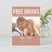 Funny Photo Free Drinken Wedding Save the Date (Staand voorkant)