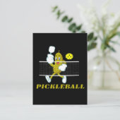 Funny Pickle Playing Pickleball  Feestdagenkaart (Staand voorkant)