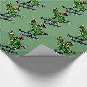 Funny Pickle Skiing Cartoon Cadeaupapier (Hoek)