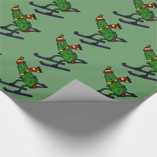 Funny Pickle Skiing Cartoon Cadeaupapier (Hoek)