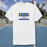 Funny Pickleball Mijn naam is bestemd voor Pickleb T-shirt<br><div class="desc">Als je pickleball speelt,  weet je dat de sport verslavend kan zijn. Dit grappige T-shirt luidt: "Hallo,  mijn naam is (aangepaste naam) en ik heb een pickleball-probleem. Al je pickleball vrienden krijgen het shirt helemaal. Verander gemakkelijk de bodemlijn in uw douanetekst.</div>