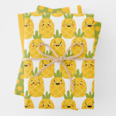Funny Pineapple Wrapping Paper Set (In situ)