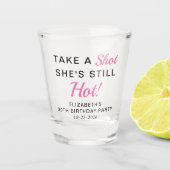Funny Pink 30th Birthday Party Favor Shot Glas (Voorkant)