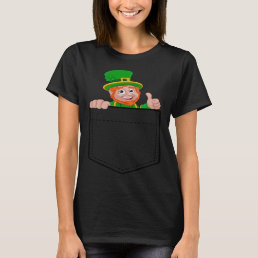 Funny Pocket Leprechaun St. Patrick's Day Lucky Gi T-shirt (Voorkant)