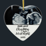 Funny Pregnancy Aankondiging voor het verwachten v Keramisch Ornament<br><div class="desc">nieuwe ouders ornament - nieuwe ouders kerstversiering - kerstversiering om ouders te verwachten - ornamenten om ouders te verwachten - nieuw ornament 2022</div>
