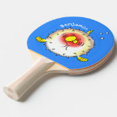 Funny puffer fish porcupine fish cartoon tafeltennisbatje (Voorkant Gekanteld)