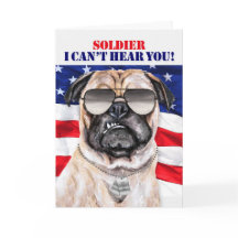 Funny Pug Dog en Vlag Militaire Dag