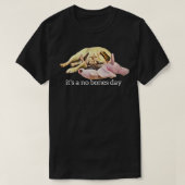Funny Pug Sleeping Photo It's a No Bones Day T-shirt (Design voorkant)