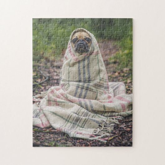 Funny Pug Wrapped in Blanket Legpuzzel (Verticaal)