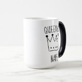 Funny Queen of Naps Crown Magische Mok (Voorkant rechts)