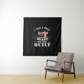 Funny Quilters Quilters Gifts Wandkleed (In situ)