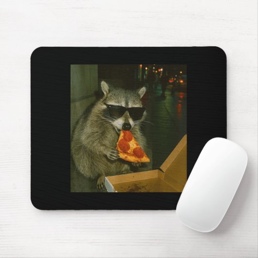 Funny Raccoon Eating Zza Animal Meme  Muismat (Met muis)