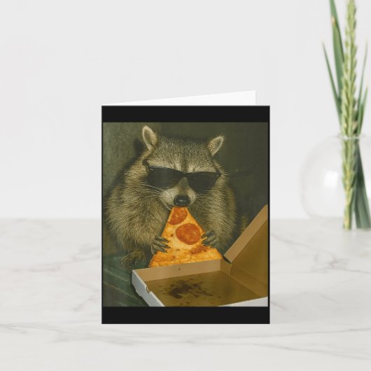 Funny Raccoon Eating Zza Animal Meme Raccoon Kaart (Voorkant)