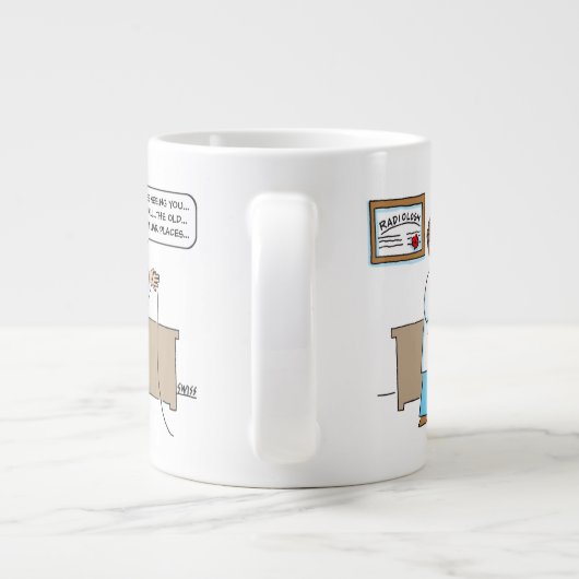 Funny Radiologist Singing Karaoke Song Cartoon Grote Koffiekop (Achterkant)