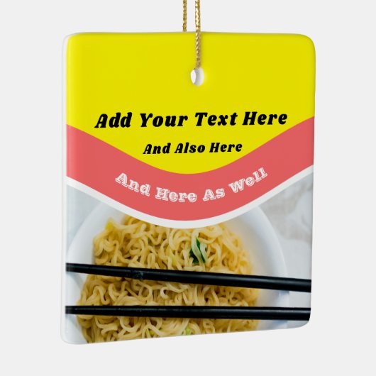 Funny Ramen Noodles Packet Custom Message Keramisch Ornament (Rechts)
