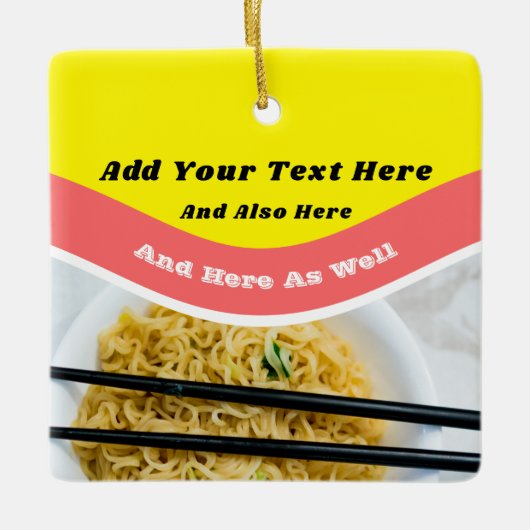 Funny Ramen Noodles Packet Custom Message Keramisch Ornament (Voorkant)