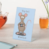 Funny rat met camera-cartoon illustratie reclamebord met voetstuk (Insitu)