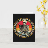 Funny Read Banned Books Retro Book Lover Reading S Kaart (Gele Bloem)