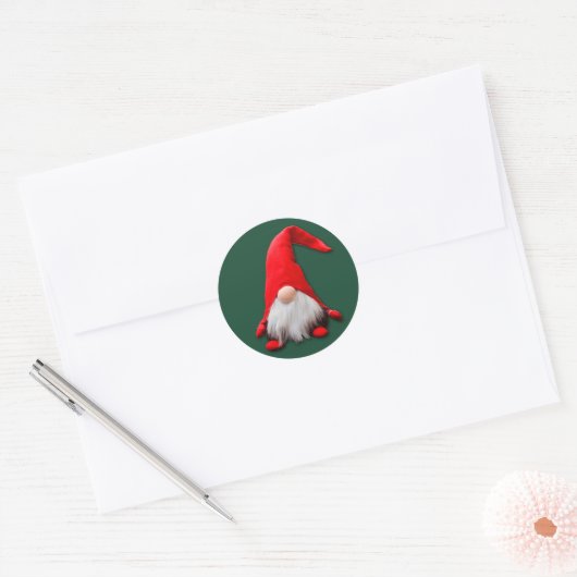Funny Red Gnome kerst Ronde Sticker (Envelop)