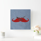 Funny Red Mustache en Blue White Stripes Vierkante Klok (Huis)