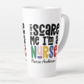 Funny regenboogverpleegster typografie bedankt je  latte mok (Rechterhoek)