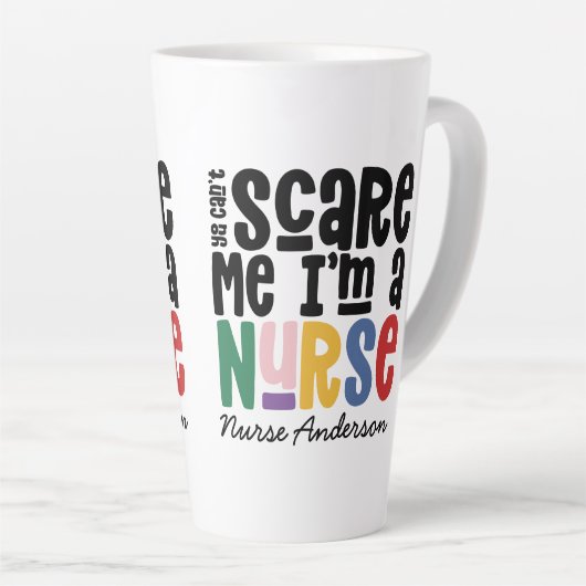 Funny regenboogverpleegster typografie bedankt je  latte mok (Rechterhoek)