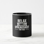 Funny Relax heeft spreadsheets accountantsgegevens Mok (Midden)