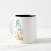 Funny Remoe Cyclist Retirement Plan Cycling Tweekleurige Koffiemok (Voorkant links)