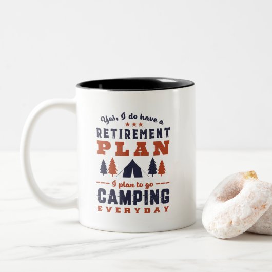 Funny Retirement Camping and Hiking Tweekleurige Koffiemok (Met donut)