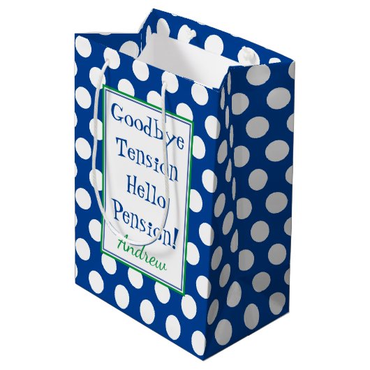 Funny Retirement Hallo Pension Quote Blue Medium Cadeauzakje (Achterkant Gekanteld)