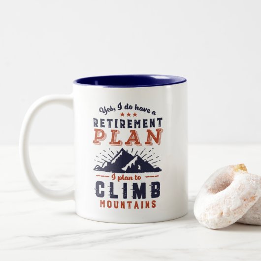 Funny Retirement Plan Mountain Tweekleurige Koffiemok (Met donut)