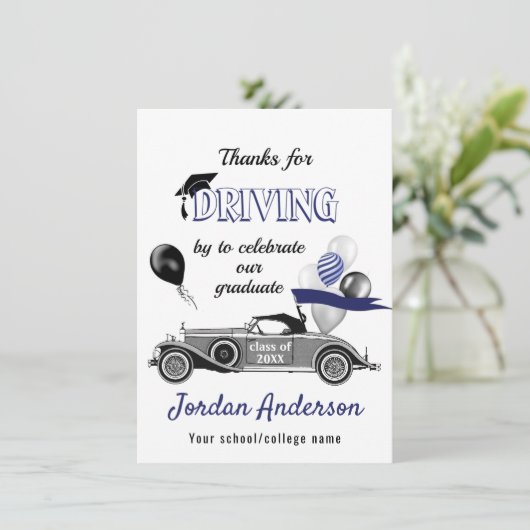 Funny Retro auto's rijden door Afstuderen parade b Bedankkaart (Staand voorkant)