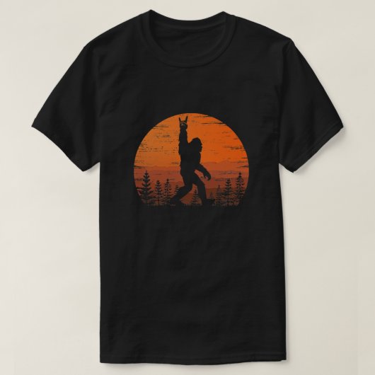 Funny Retro Bigfoot Rock Roll Shirt Forest Sasquat (Design voorkant)